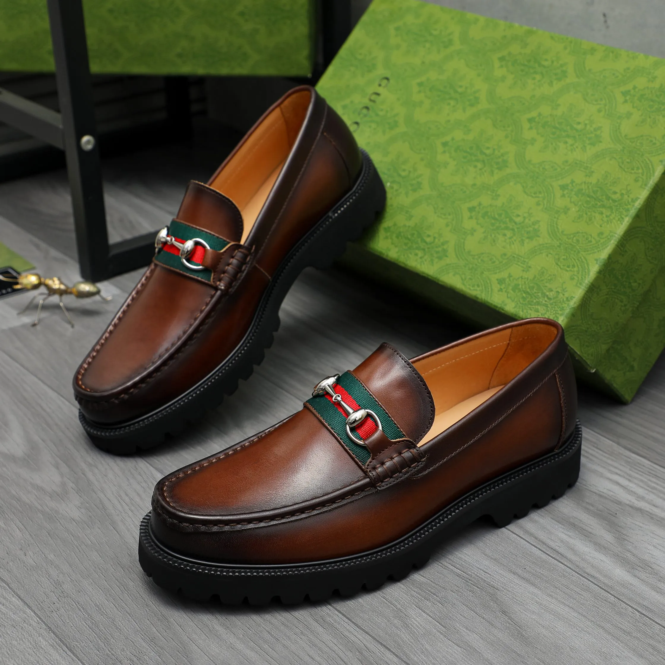 Men's shoes 💰p560 Product trademark: GUCCI "Gucci" business slip-on leather shoes Regular size: 38-46 (38.45.46 custom-made, non-returnable) Product materials: Selected color-brushed cowhide upper, cowhide lining, non-slip rubber outsole